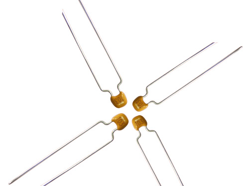 揭陽獨(dú)石電容器在沒有成就下是一種修理裝備